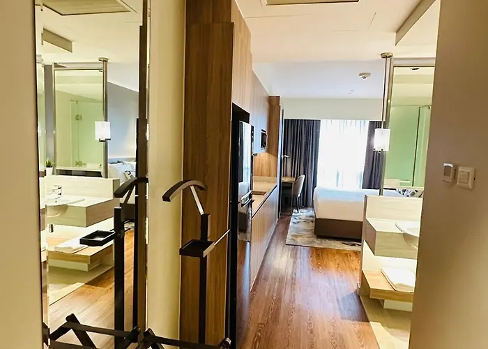 Acqua - Novotel 4* Manila